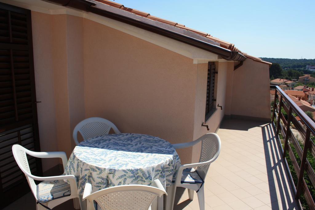 Family Friendly Apartments Pula Chambre photo