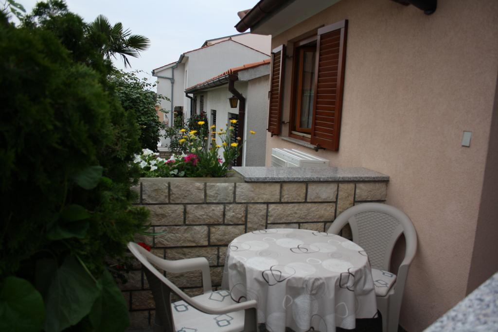 Family Friendly Apartments Pula Chambre photo